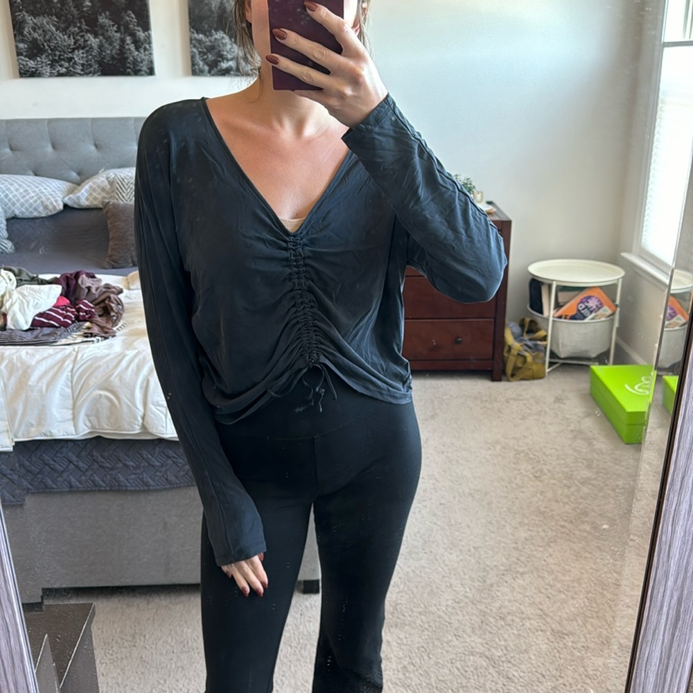 Soft scrunch front top